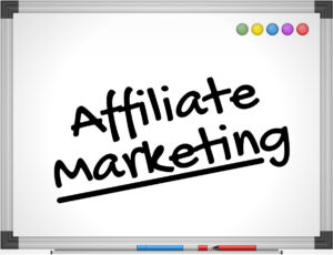 Geld verdienen met affiliate marketing les op een schoolbord met markeerstiften.